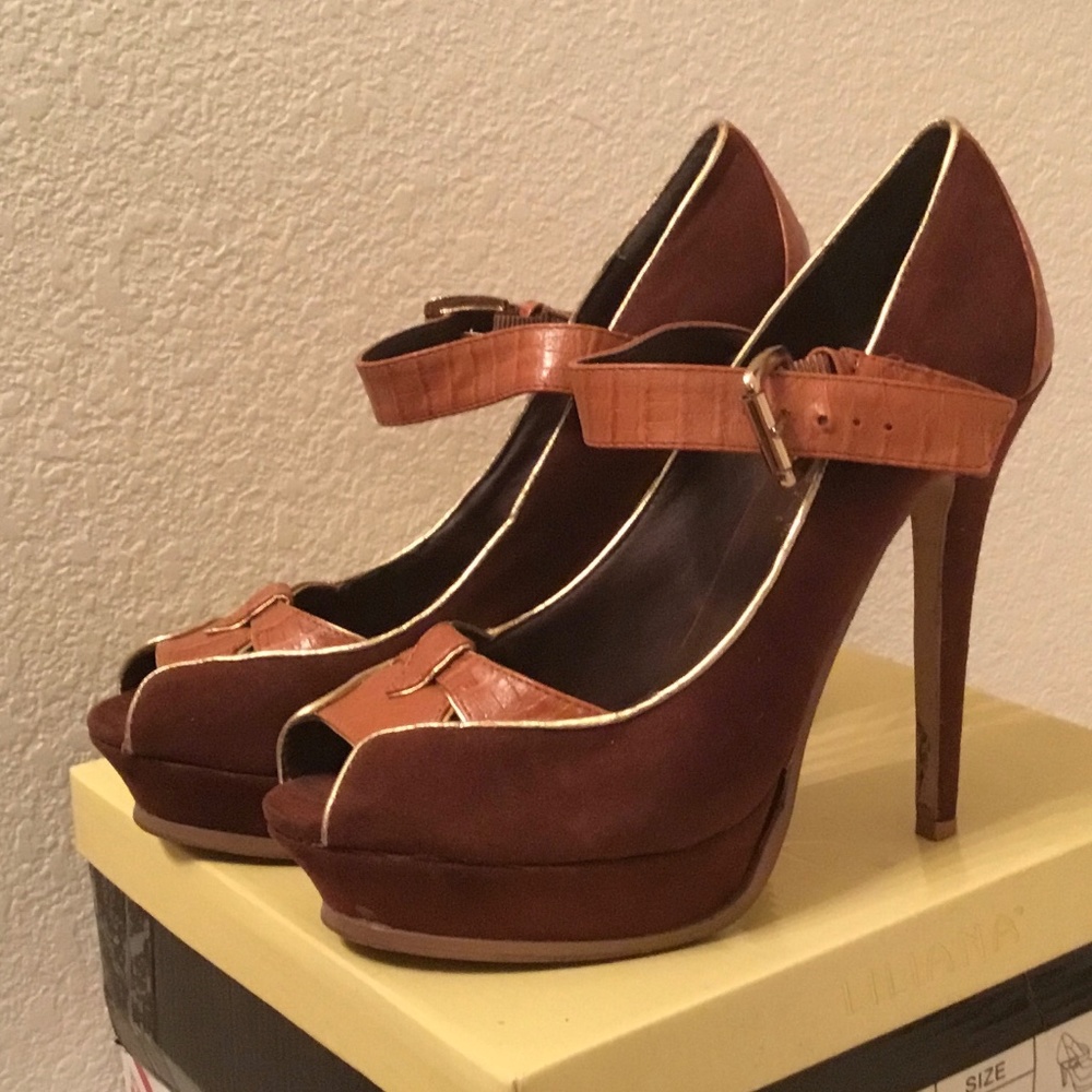 Sexy Vintage Suede Platform Heels!